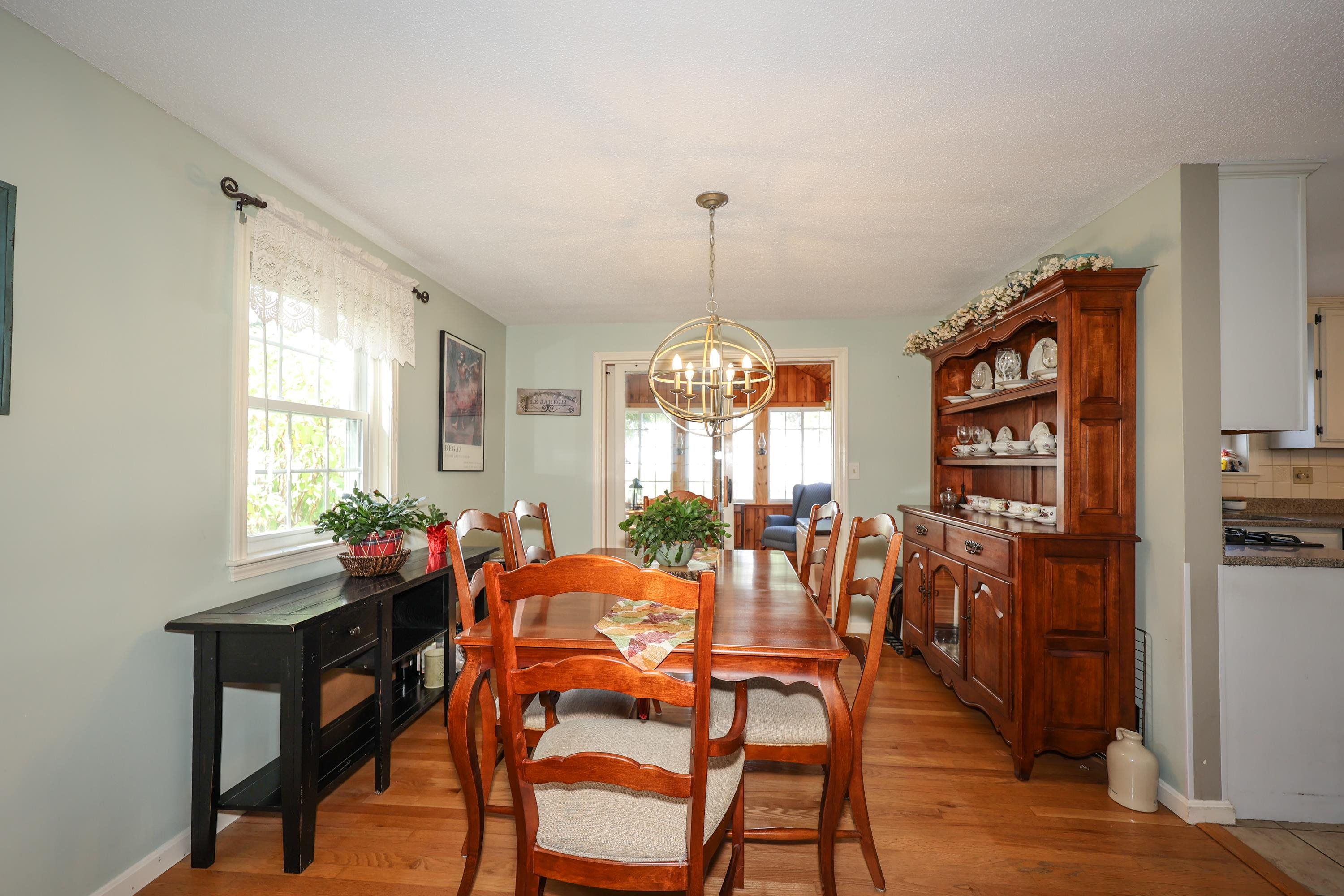 15 Danforth Circle Manchester, NH 03104 - Photo 10 of 28