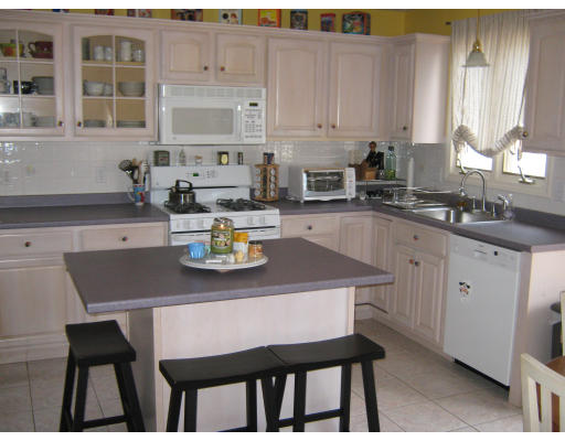 115 Lawrence Street Canton, MA 02021 - Photo 4 of 24 Gallery Image 4