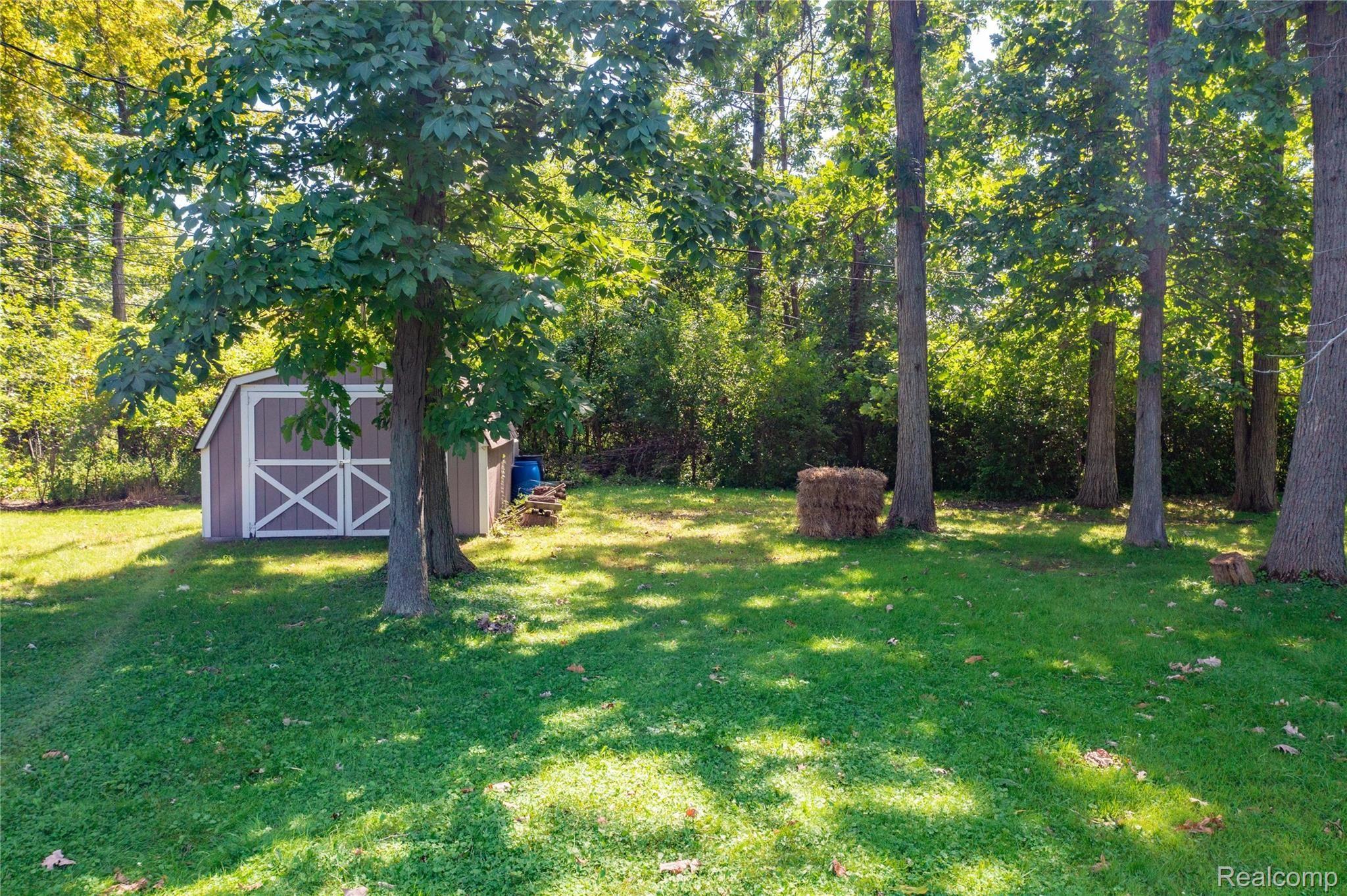 8653 Lake Road Grosse Ile, MI 48138 - Photo 27 of 34 8653 Lake Rd, Grosse Ile