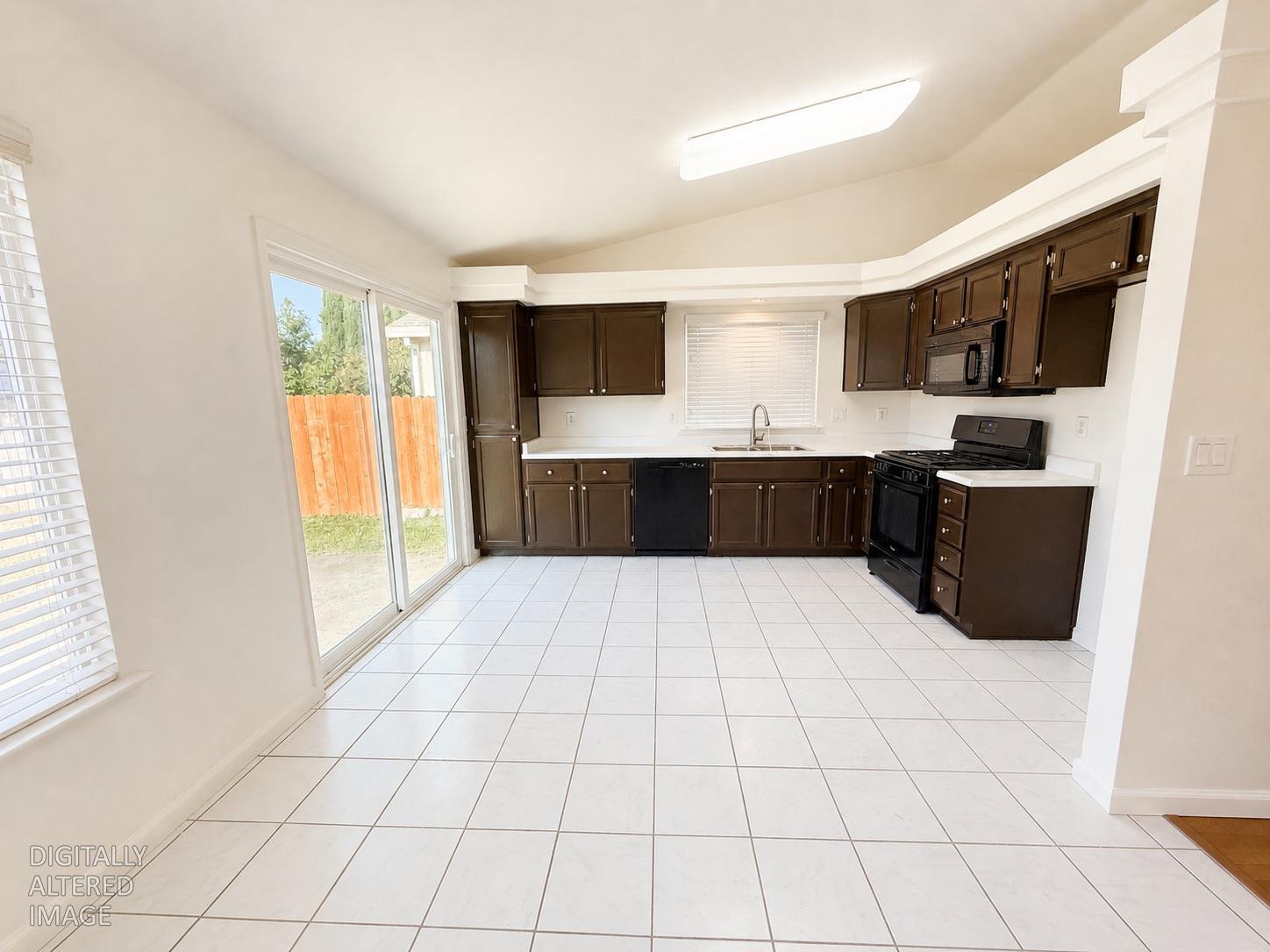 1620 Rodeo Way Olivehurst, CA 95961 - Photo 3 of 12