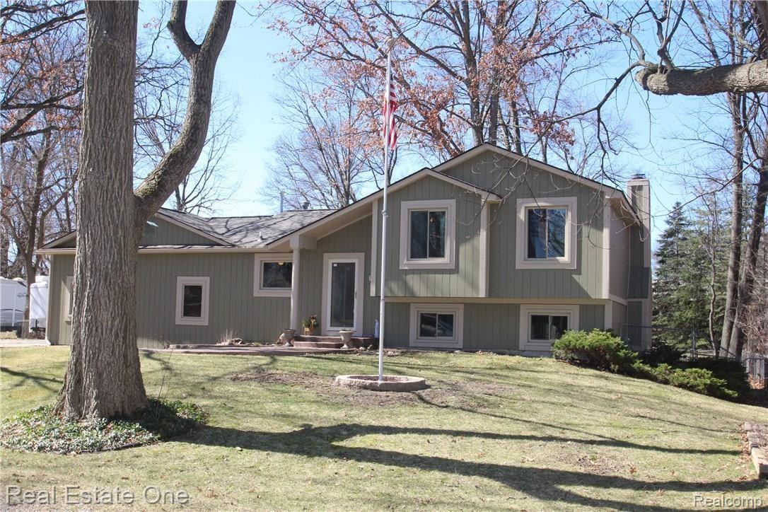 3875 Balmony Road Commerce Township, MI 48382 - Photo 1 of 52 IMG_0158.JPG