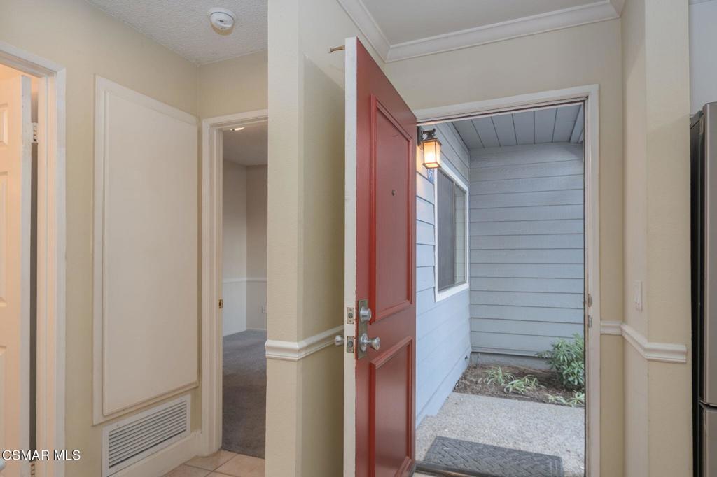 647 Arneill Road Camarillo, CA 93010 - Photo 4 of 27