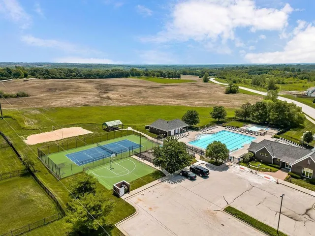 $130,000 | 10000 North Cypress Avenue, Kansas City, MO 64156