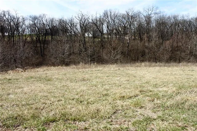 $130,000 | 10000 North Cypress Avenue, Kansas City, MO 64156