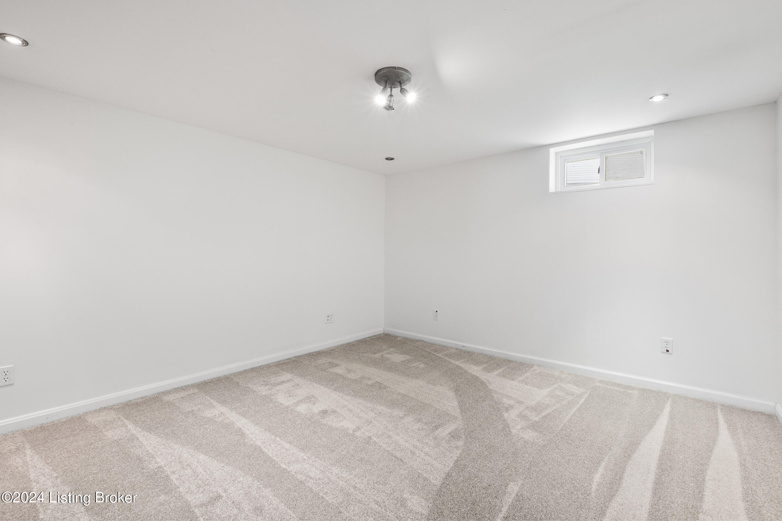 3010 Radiance Road Louisville, KY 40220 - Photo 20 of 25 3010radiance_071