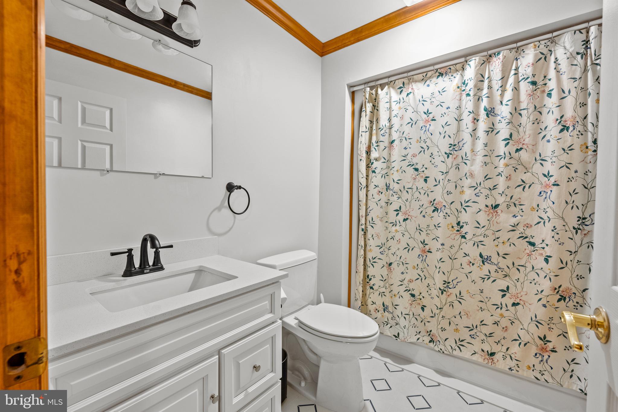 626 Zion Road Birdsboro, PA 19508 - Photo 23 of 37 Hall Bath