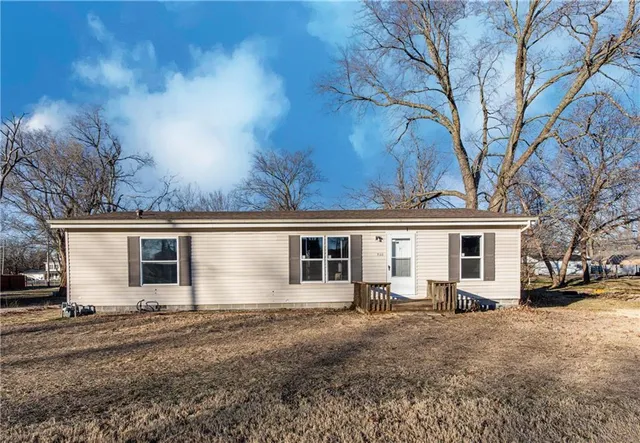 $129,000 | 618 West Locust Street, Mound City, KS 66056