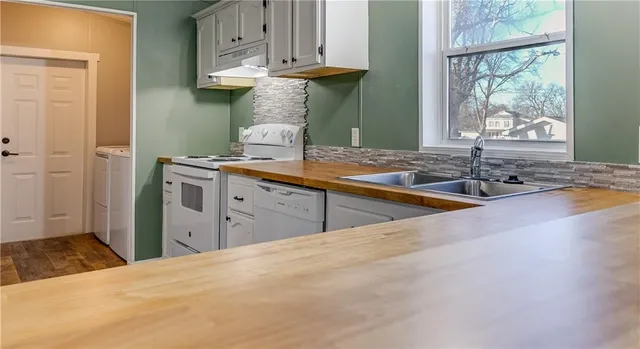 $129,000 | 618 West Locust Street, Mound City, KS 66056