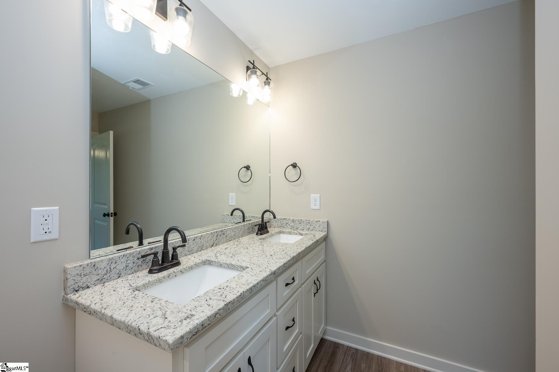 28 Lollis Road Laurens, SC 29360 - Photo 14 of 24