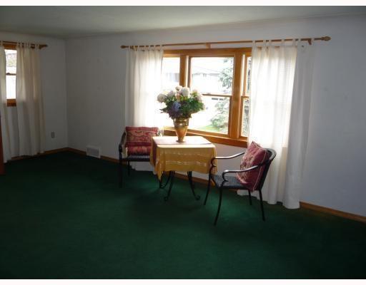 327 Lewis Run Road West Mifflin, PA 15122 - Photo 3 of 17 Living Room.