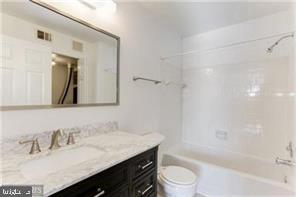 118 Fort Evans Road Southeast, Unit E Leesburg, VA 20175 - Photo 18 of 21 Master Bath