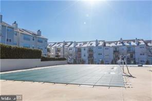 118 Fort Evans Road Southeast, Unit E Leesburg, VA 20175 - Photo 20 of 21 Swimming Pool