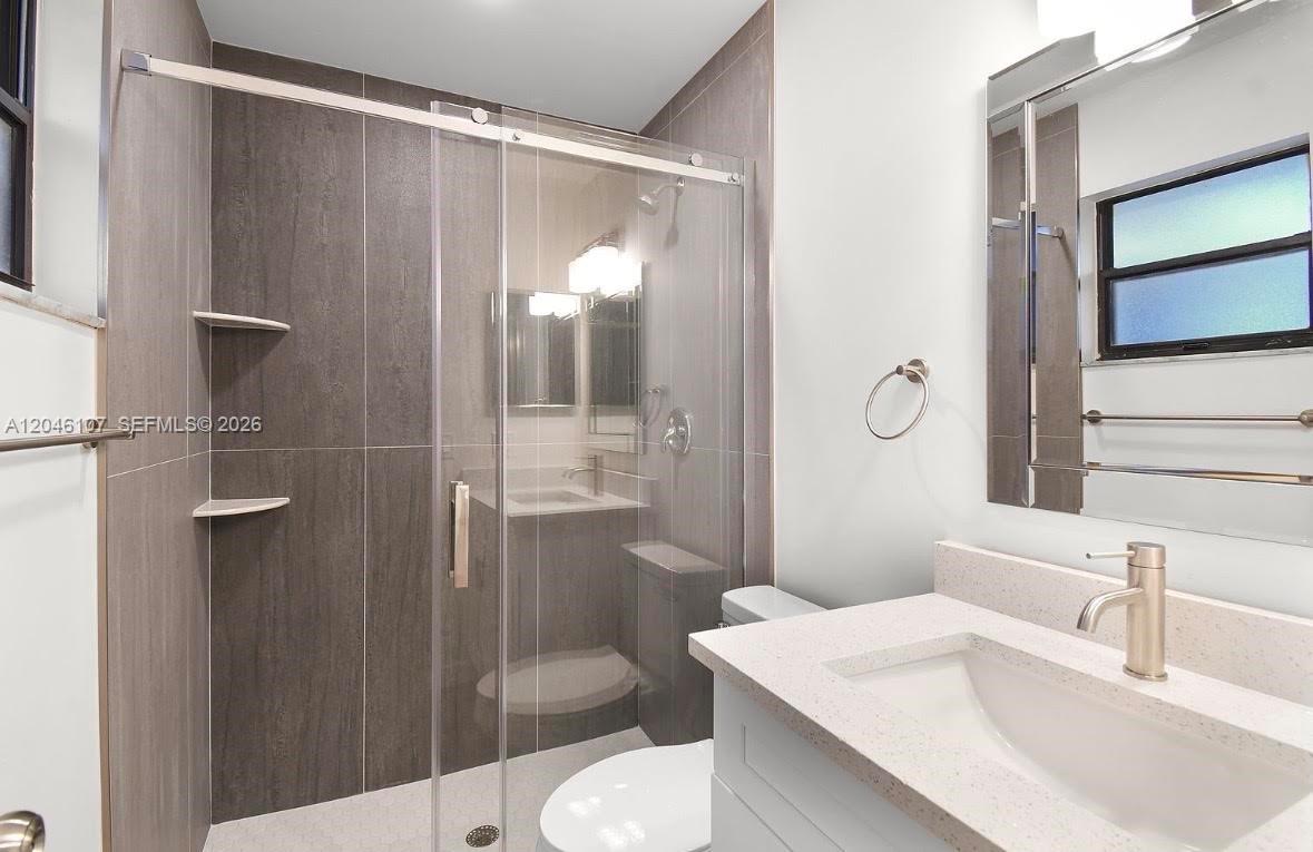 981 Southwest Bay State Road Port St. Lucie, FL 34953 - Photo 12 of 17 Master bathroom