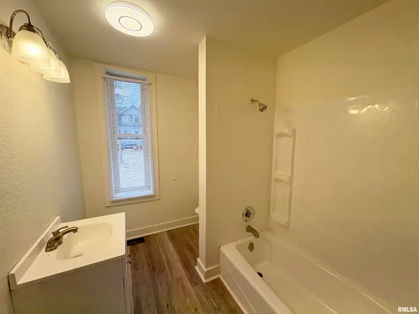 $59,900 | 2700 West Marquette Street, Peoria, IL 61605