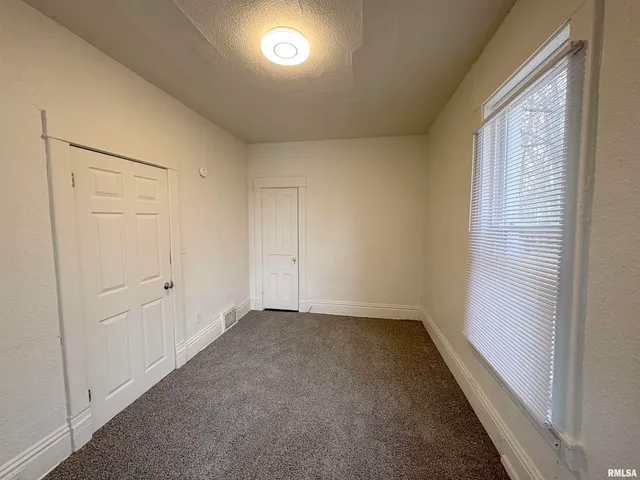 $68,900 | 2700 West Marquette Street, Peoria, IL 61605