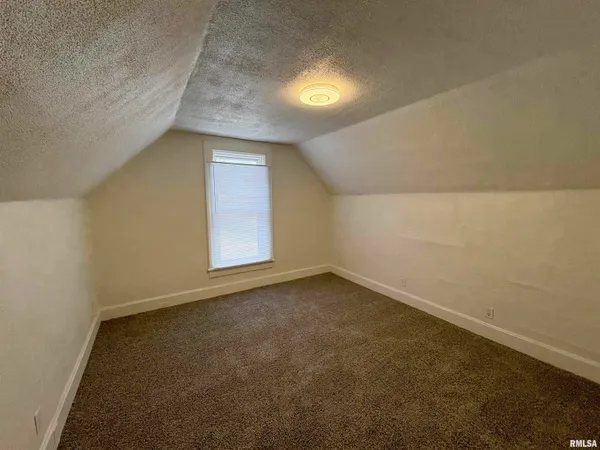 $59,900 | 2700 West Marquette Street, Peoria, IL 61605