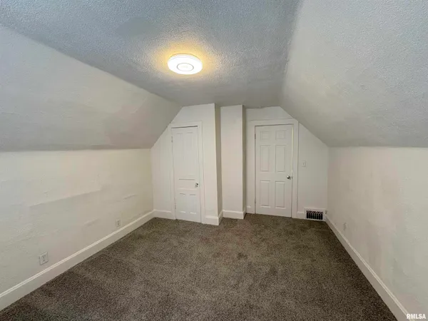 $59,900 | 2700 West Marquette Street, Peoria, IL 61605