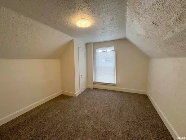 $59,900 | 2700 West Marquette Street, Peoria, IL 61605