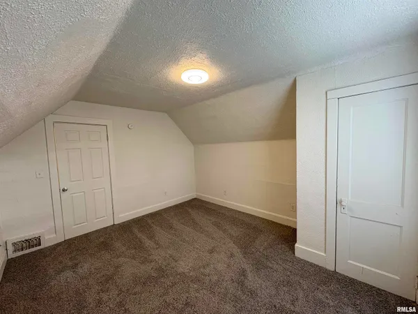 $59,900 | 2700 West Marquette Street, Peoria, IL 61605