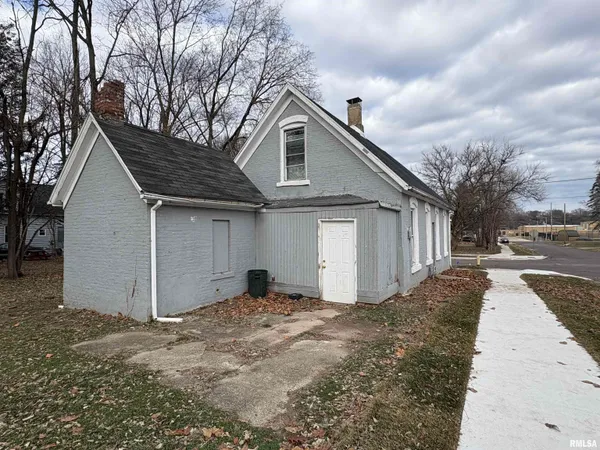 $59,900 | 2700 West Marquette Street, Peoria, IL 61605