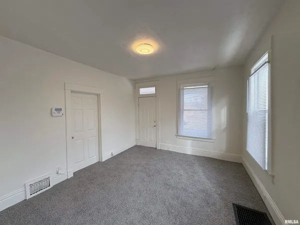 $59,900 | 2700 West Marquette Street, Peoria, IL 61605