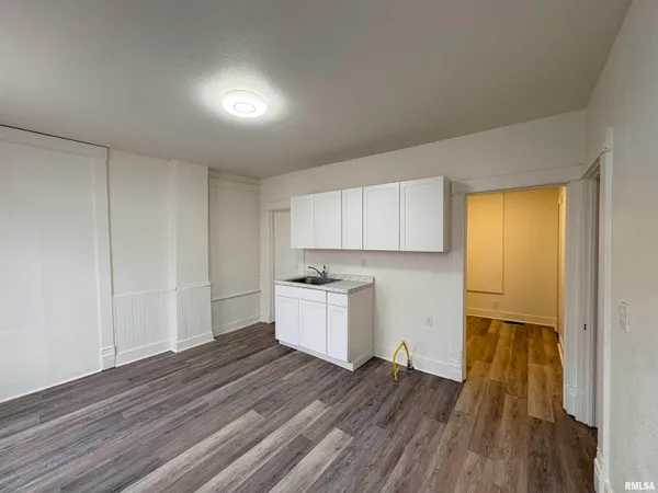 $59,900 | 2700 West Marquette Street, Peoria, IL 61605