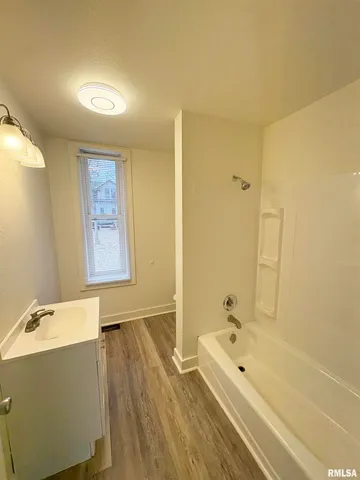 $68,900 | 2700 West Marquette Street, Peoria, IL 61605