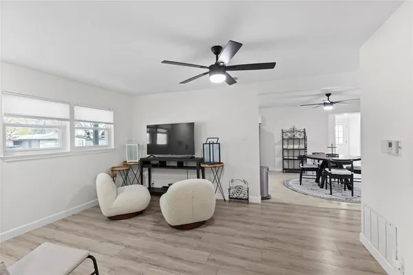 $310,999 | 1306 East Lovers Lane, Arlington, TX 76010