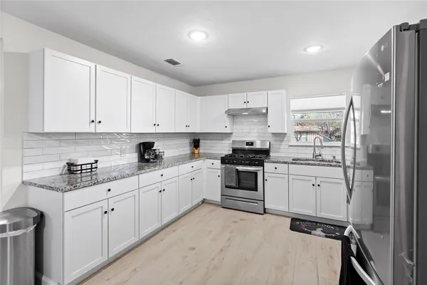 $310,999 | 1306 East Lovers Lane, Arlington, TX 76010