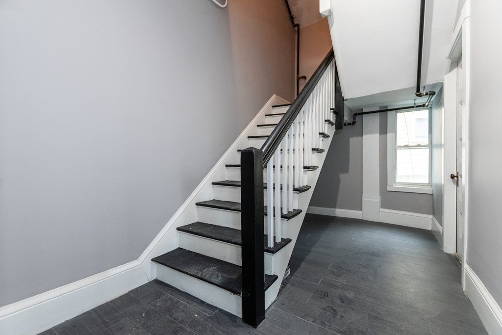 6 Windsor Street Worcester, MA 01605 - Photo 17 of 38