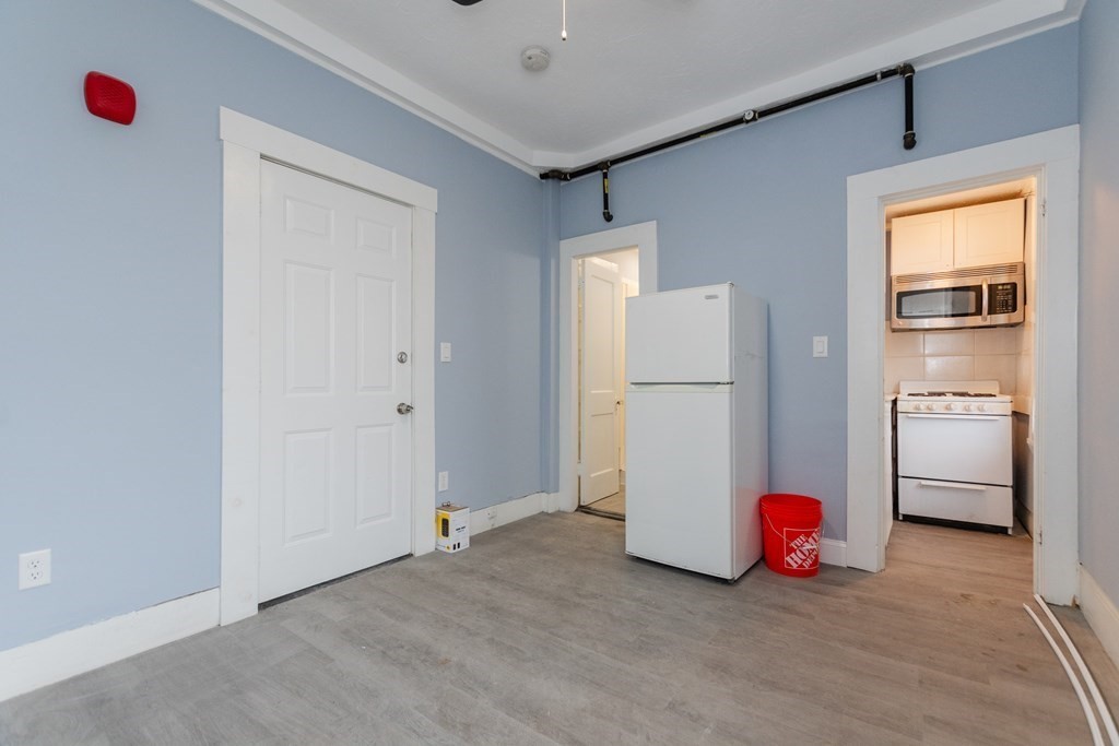 6 Windsor Street Worcester, MA 01605 - Photo 19 of 38