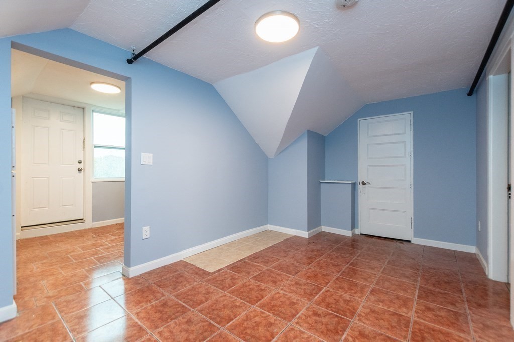 6 Windsor Street Worcester, MA 01605 - Photo 20 of 38