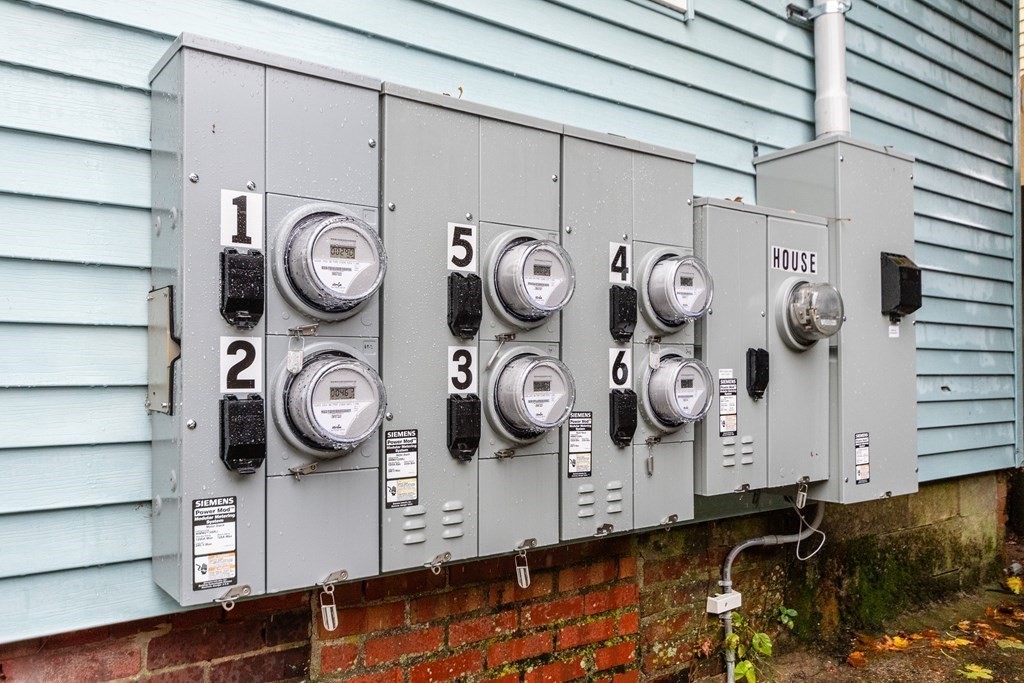 6 Windsor Street Worcester, MA 01605 - Photo 27 of 38