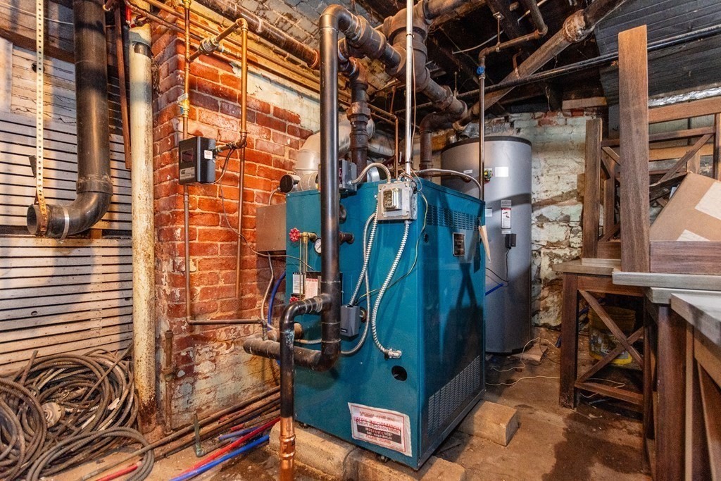 6 Windsor Street Worcester, MA 01605 - Photo 29 of 38