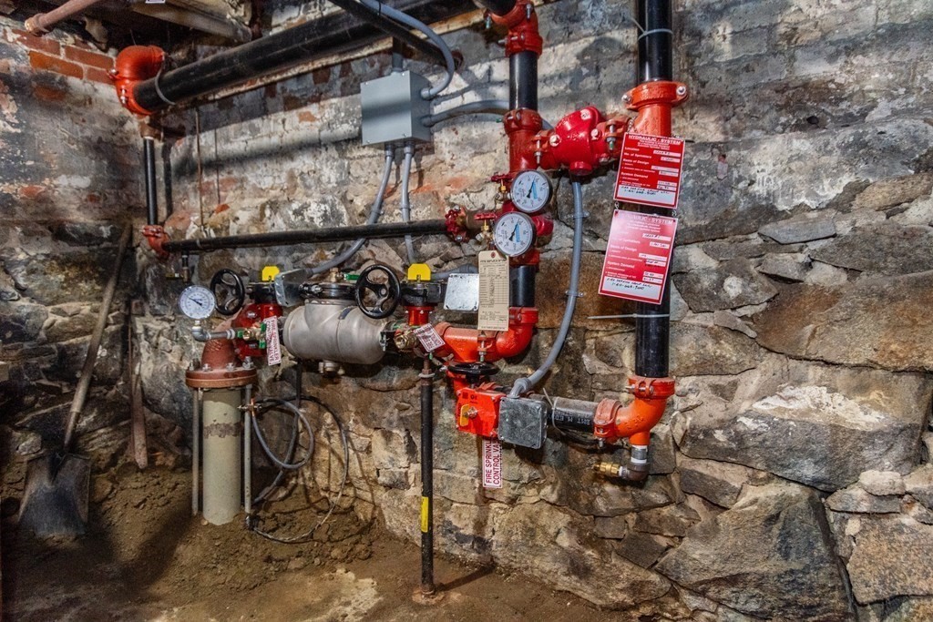 6 Windsor Street Worcester, MA 01605 - Photo 30 of 38