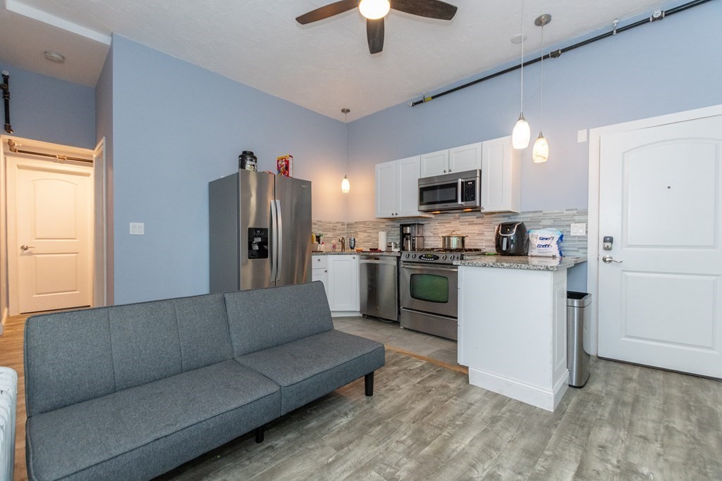 6 Windsor Street Worcester, MA 01605 - Photo 6 of 38