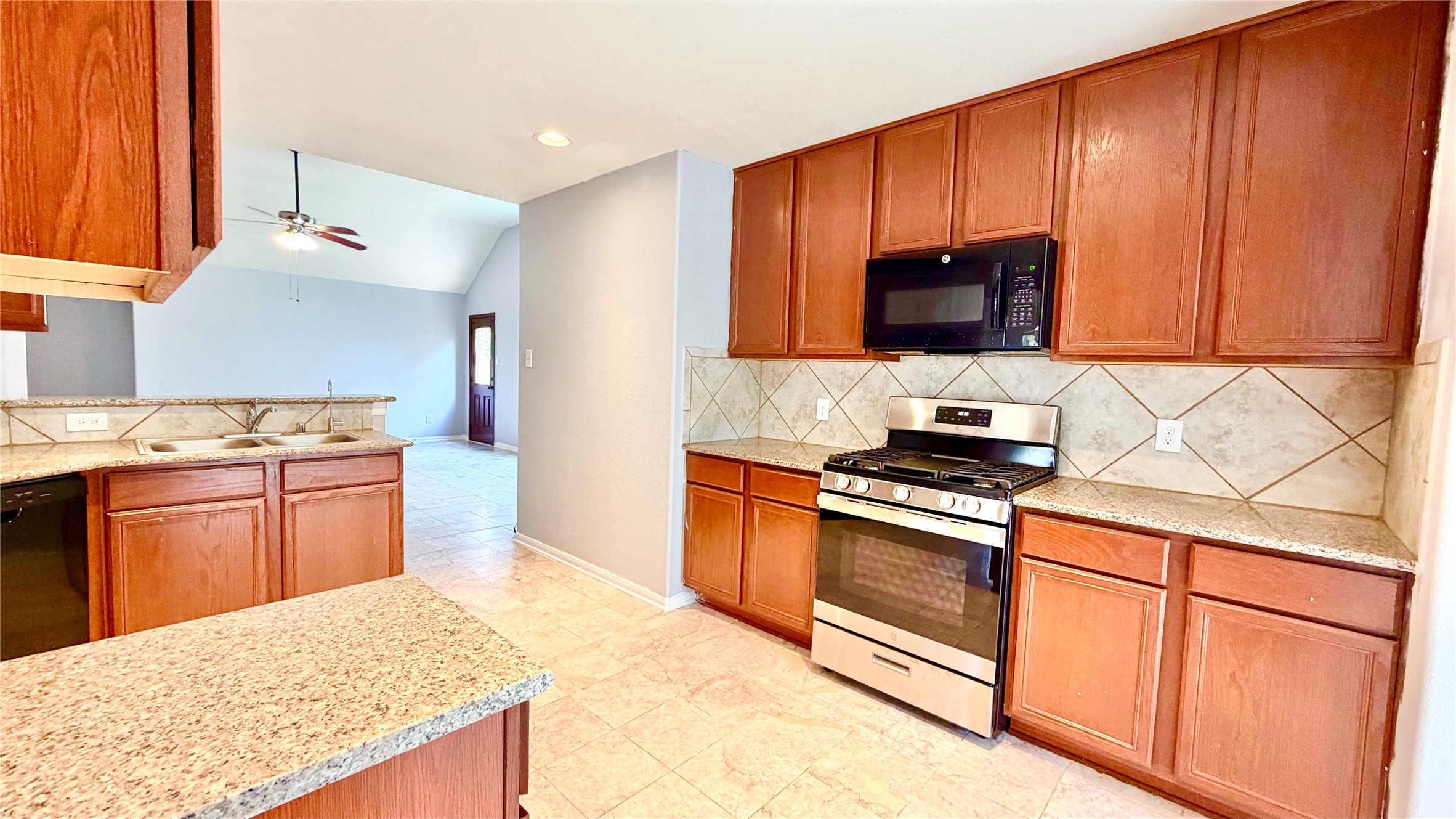 2102 Indian Clearing Trail Rosenberg, TX 77471 - Photo 6 of 22