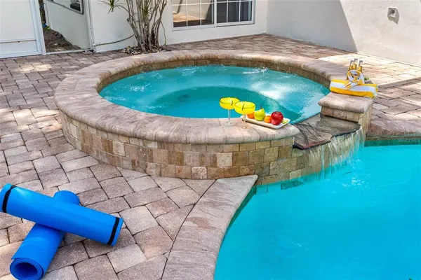 $949,000 | 1811 Nursery Road, Clearwater, FL 33764