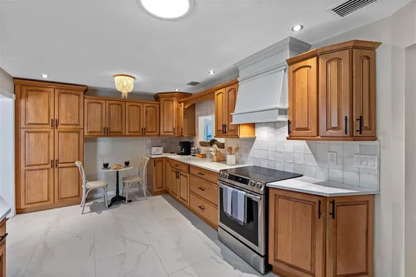 $949,000 | 1811 Nursery Road, Clearwater, FL 33764