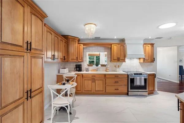 $949,000 | 1811 Nursery Road, Clearwater, FL 33764
