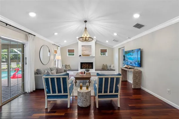 $949,000 | 1811 Nursery Road, Clearwater, FL 33764