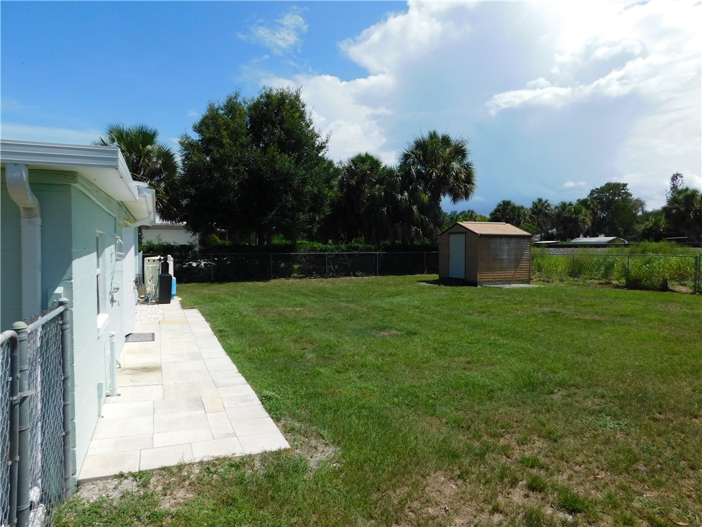 9896 Pine Street Sebastian, FL 32976 - Photo 7 of 14