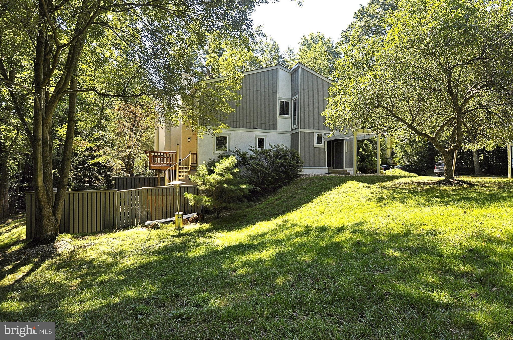 11744 Decade Court Reston, VA 20191 - Photo 13 of 30 additional privacy with views of common space
