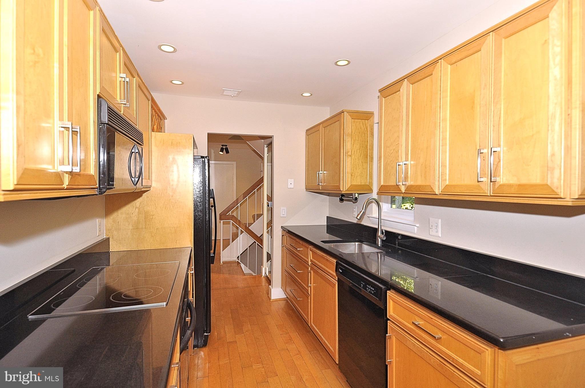 11744 Decade Court Reston, VA 20191 - Photo 8 of 30 updated kitchen with granite!