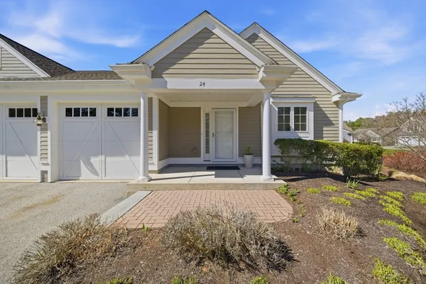 $789,000 | 24 Carriage Lane, Unit 24, Duxbury, MA 02332