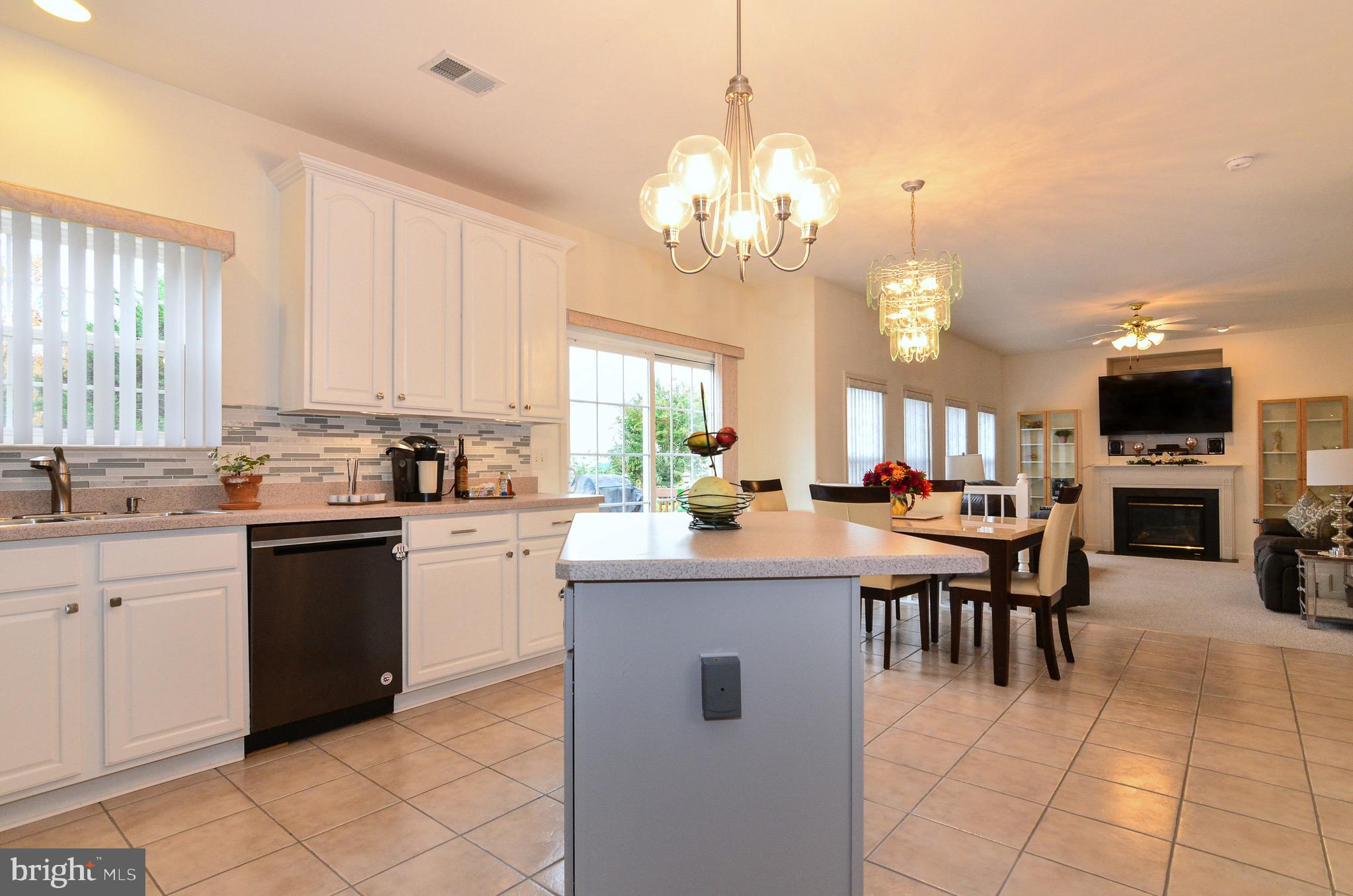 700 Race Course Road Warrenton, VA 20186 - Photo 12 of 37 Kitchen opens to Family Room