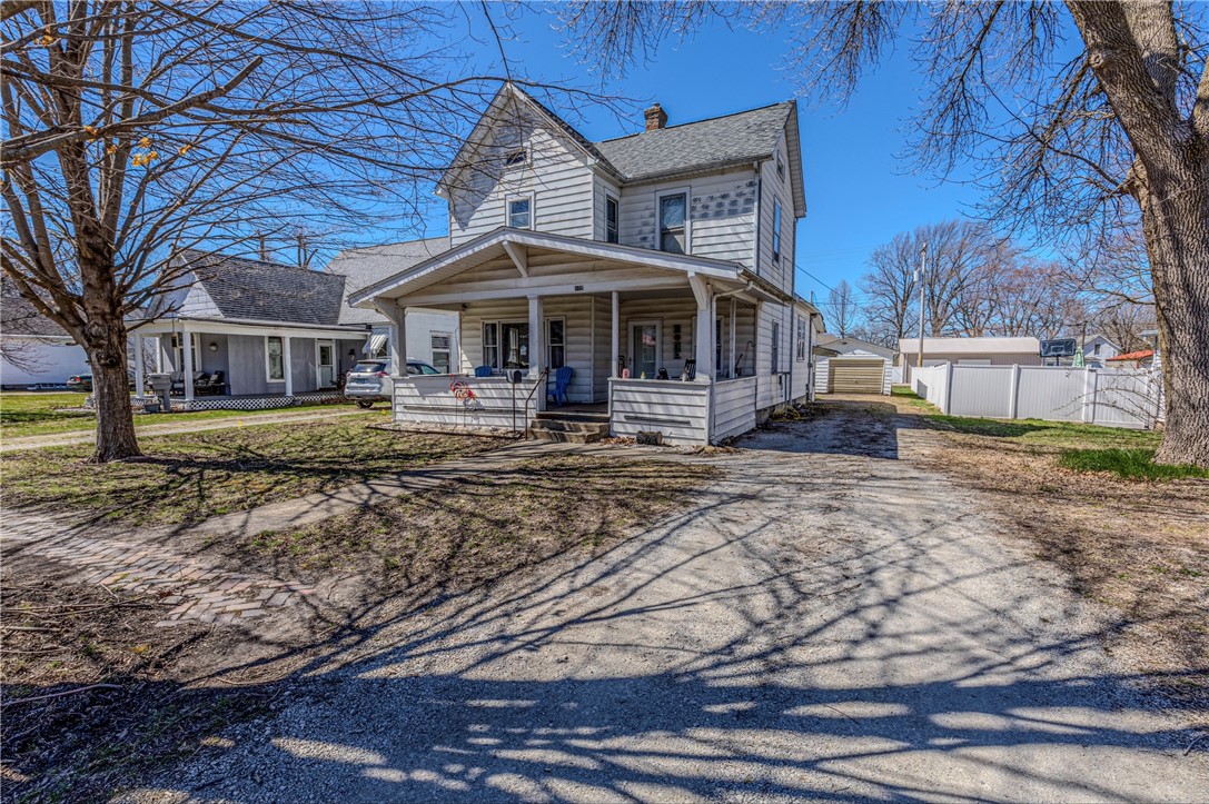 109 South St John Street Assumption, IL 62510 - Photo 2 of 29