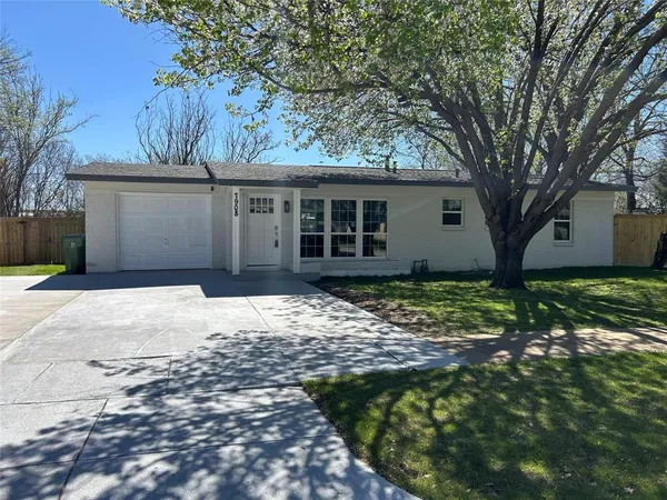 $299,500 | 7908 Lazy Lane Road, North Richland Hills, TX 76180