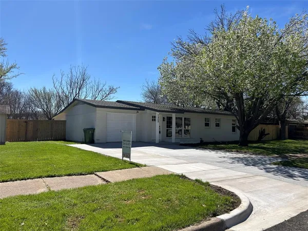 $299,500 | 7908 Lazy Lane Road, North Richland Hills, TX 76180