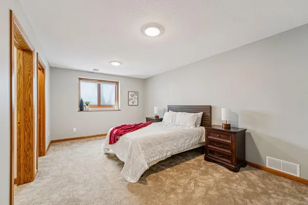 $1,149,900 | 24560 Cedar Point Road, New Prague, MN 56071